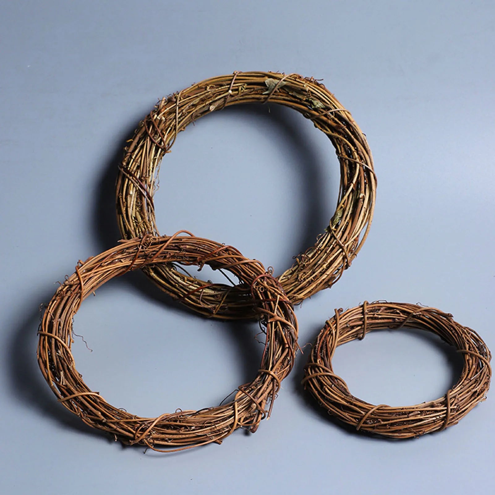 Natural Wreath 8/10/12cm Diameter Christmas Rattan Wreath Rings Braided Wreath DIY Hand-Woven Grapevine Vines Wreaths Crafts-Serilas