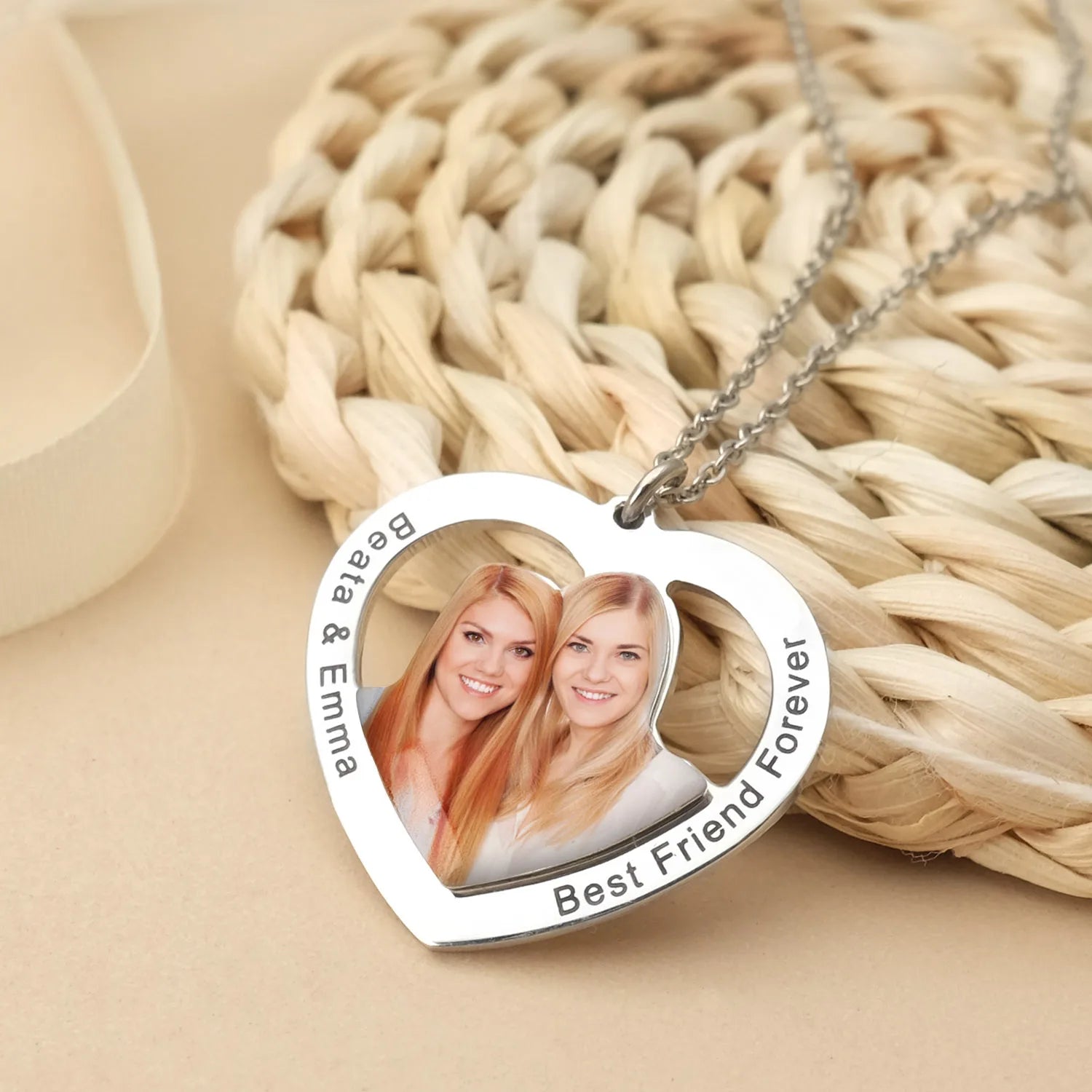 Personalized Photo Necklaces Custom Name Necklace Heart Pendant Chain Jewelry for For Lovers Family Friend Anniversary Gift-Serilas