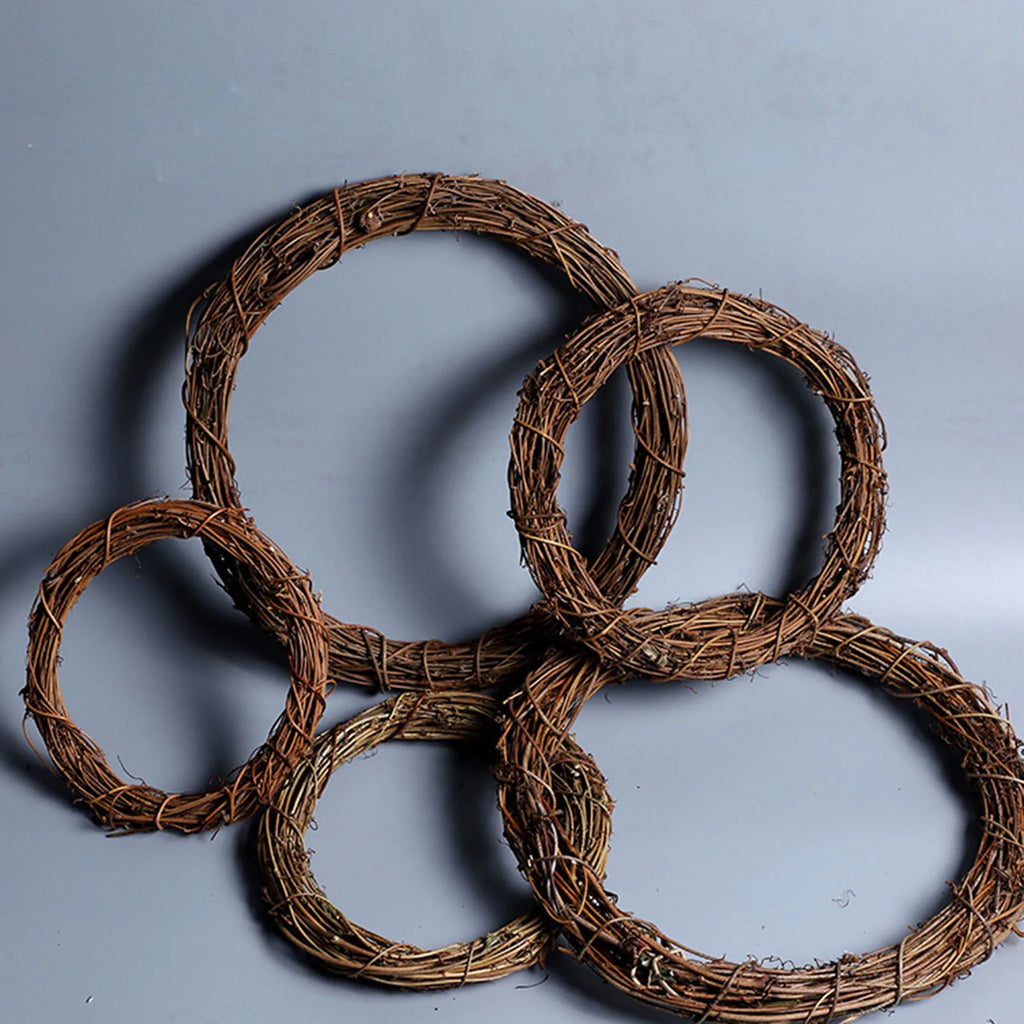 Natural Wreath 8/10/12cm Diameter Christmas Rattan Wreath Rings Braided Wreath DIY Hand-Woven Grapevine Vines Wreaths Crafts-Serilas